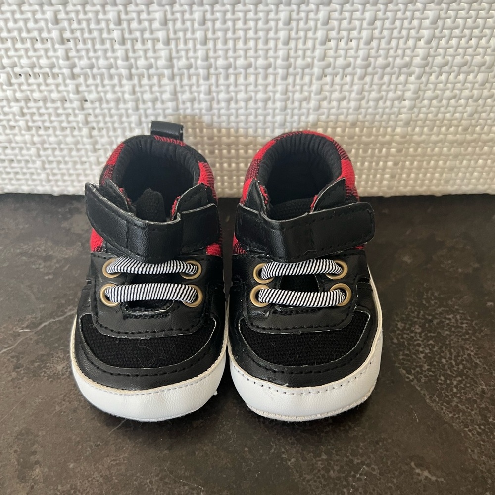 Carter’s Newborn Buffalo Plaid - Red/Black Booties